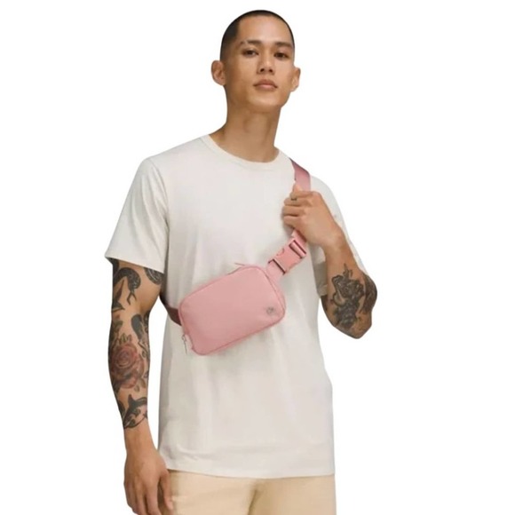 NWT Lululemon Everywhere Belt Bag Crossbody Bag Pink Pastel O/S - Picture 6 of 6